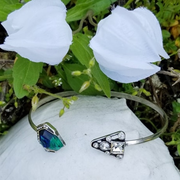 Crystal Arrow | Silver | Gem Wrap BRACELET - Picture 6 of 8